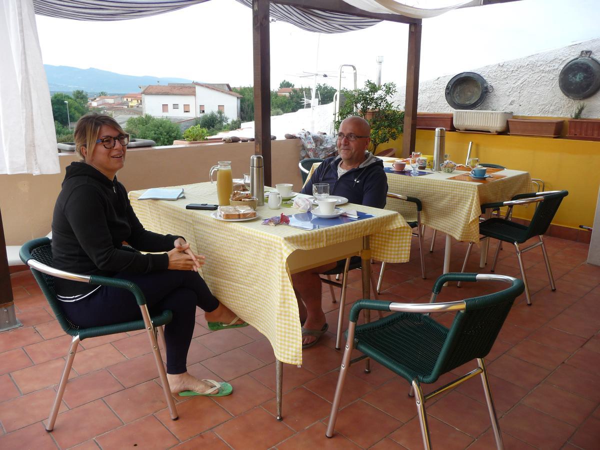 B&B Tredomus Tresnuraghes Bagian luar foto